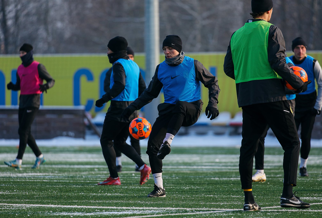 ЛІВИЙ БЕРЕГ: ВІДОМІ СПАРИНГИ НА ПЕРШОМУ ЗБОРІ