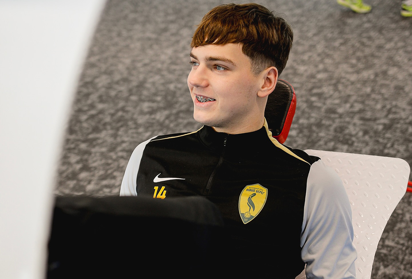 ЛІВИЙ БЕРЕГ-2: ПЕРШІ СПАРИНГИ ТА МЕМОРІАЛ МАКАРОВА