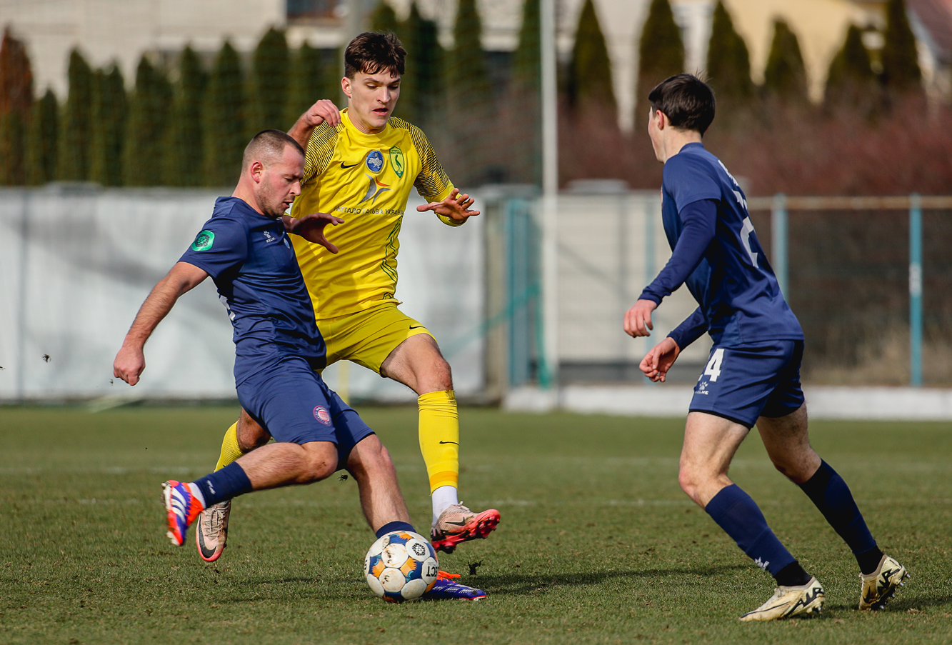 ЛІВИЙ БЕРЕГ УДРУГЕ ГРАЄ ВНІЧИЮ